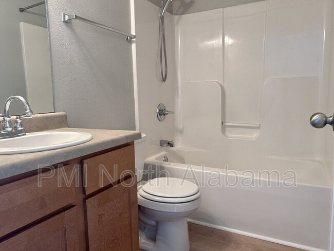 Building Photo - 379 Jasmine Dr