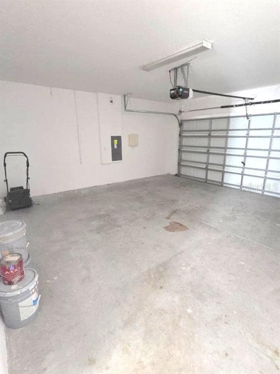 Building Photo - 2554 Leonia Ln