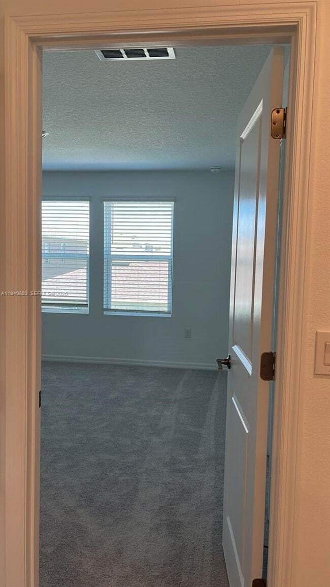 Building Photo - 2565 Penguin Blvd