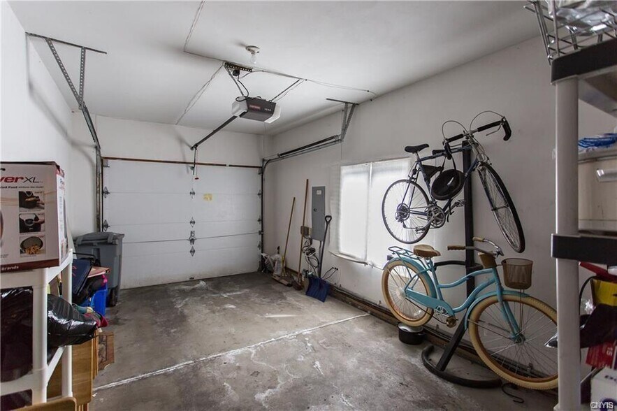 Building Photo - 100 Midlake Cir