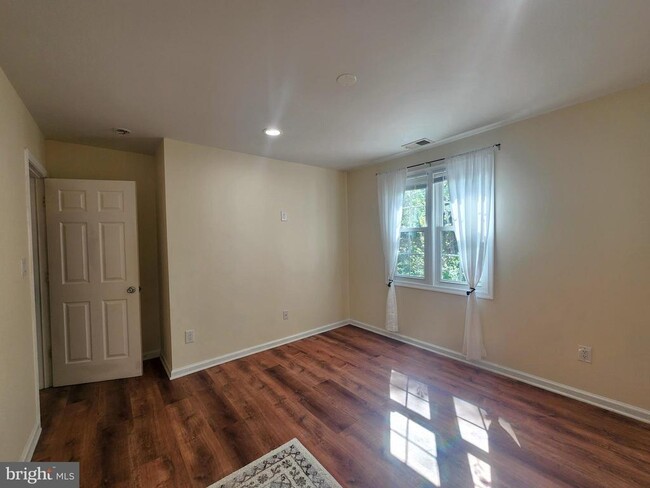 Building Photo - 12607 English Orchard Ct