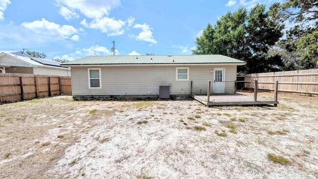 Building Photo - 3212 Cornell Dr