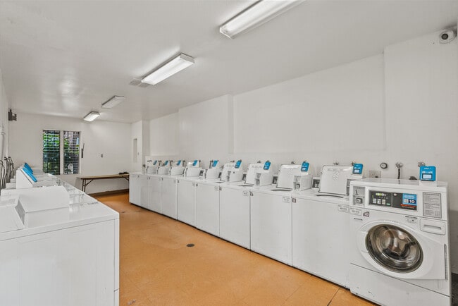 Building Photo - 5700 Etiwanda Ave