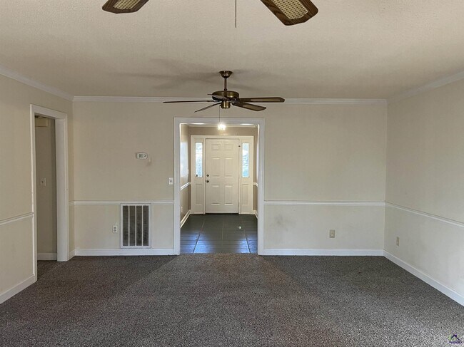 Building Photo - 115 Wedgewood Ct