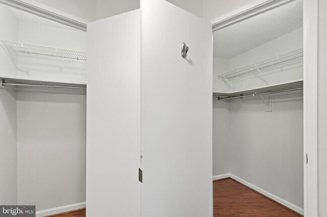 Building Photo - 5904 Mt Eagle Dr