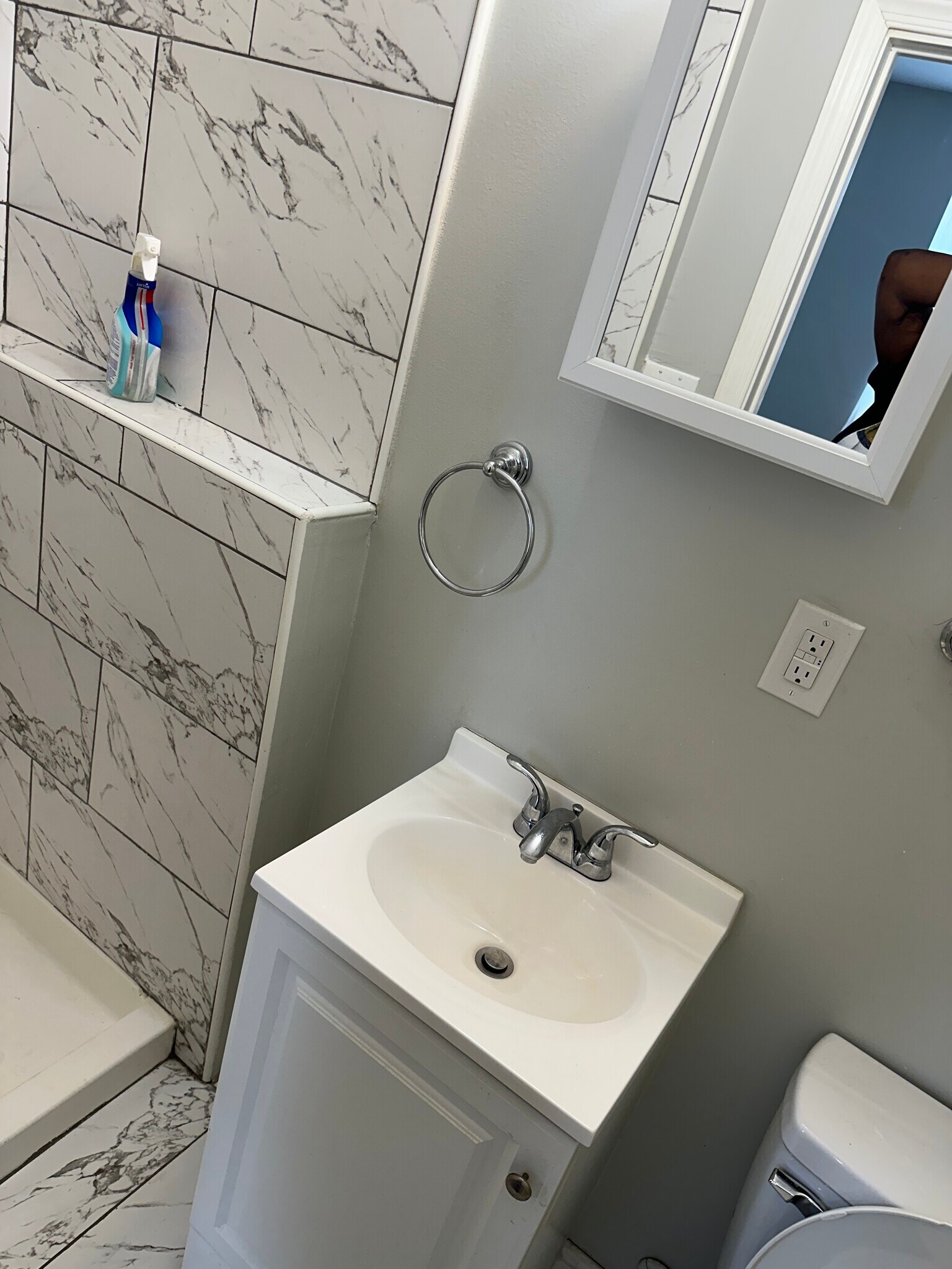 Master bathroom - 6020 Kershaw St