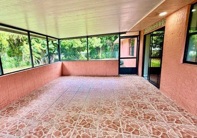 Building Photo - Single Family Home