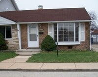 Building Photo - 4215 W 87th St