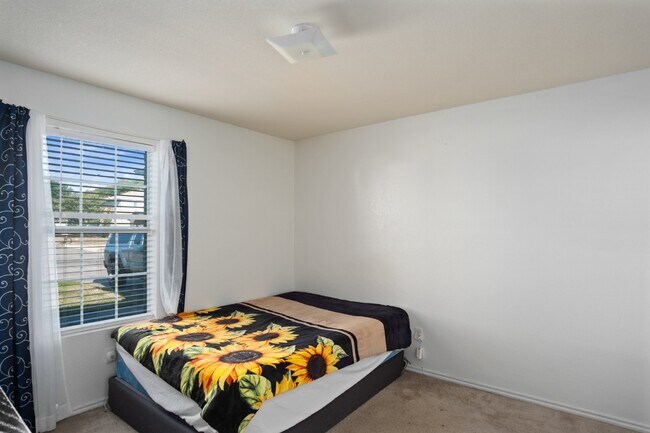 Building Photo - 1815 Liberty Hill Dr