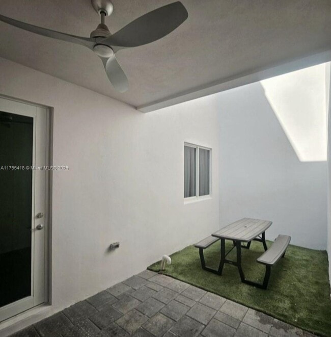 Building Photo - 10440 NW 67th St