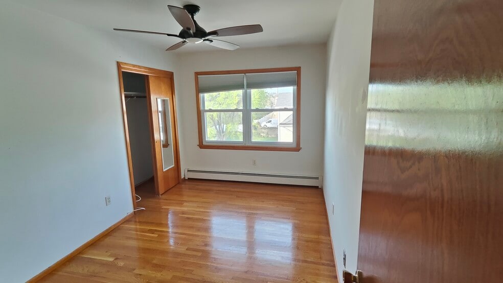 Bedroom 1 13.5ftx11 - 21 Rose St