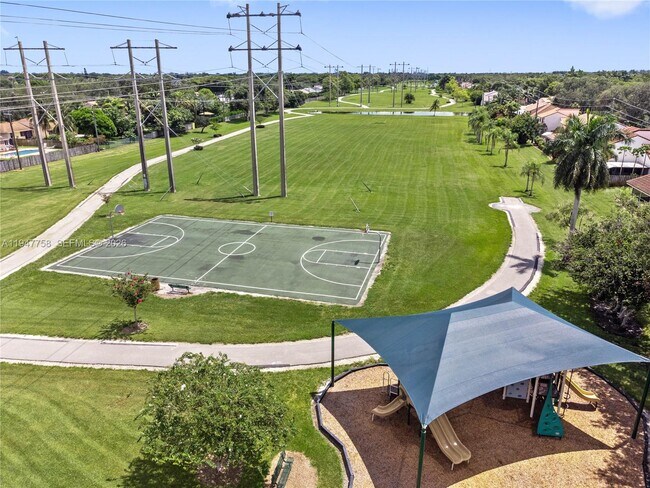 Building Photo - 2588 Garden Ct