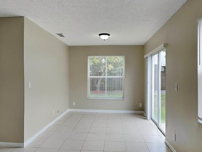 Building Photo - 3366 Bonito Ln