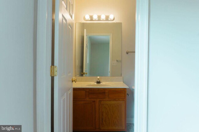 Building Photo - 9836 Plaza View Way