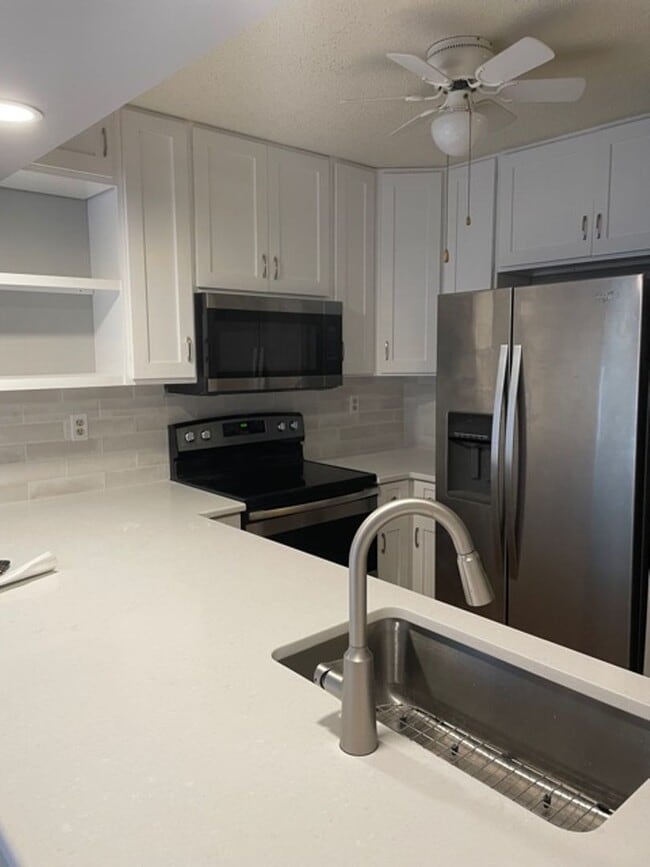 Building Photo - Charming home located in Heart of Wilmington