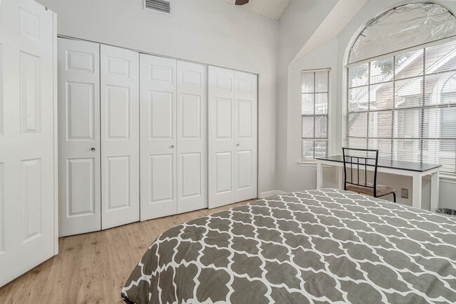 Building Photo - 2300 Old Spanish Trl