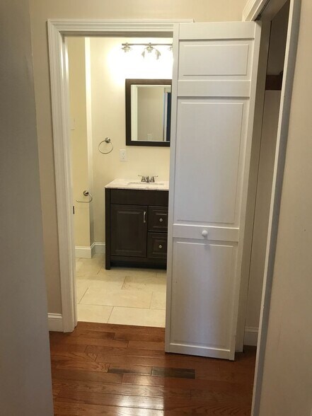 Building Photo - 349 Sumner St