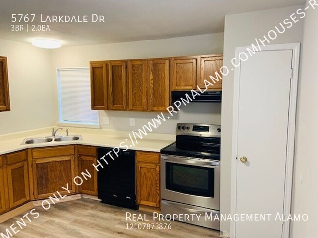 Building Photo - 5767 Larkdale Dr