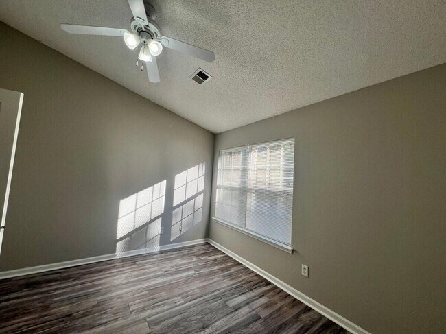 Building Photo - 257 Seabert Rd