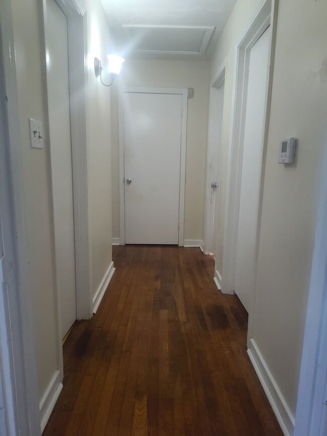 Building Photo - 665 Heather Ln