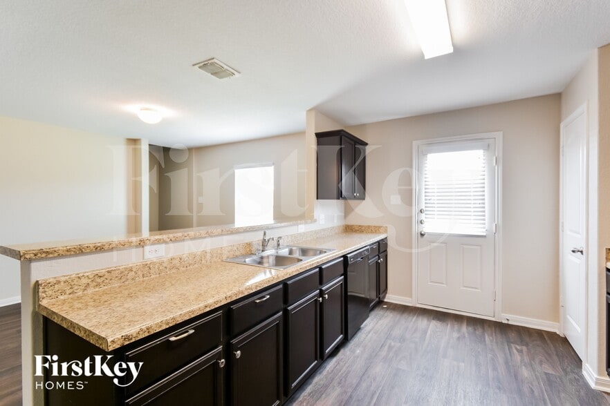 Building Photo - 12326 Kirshner Way