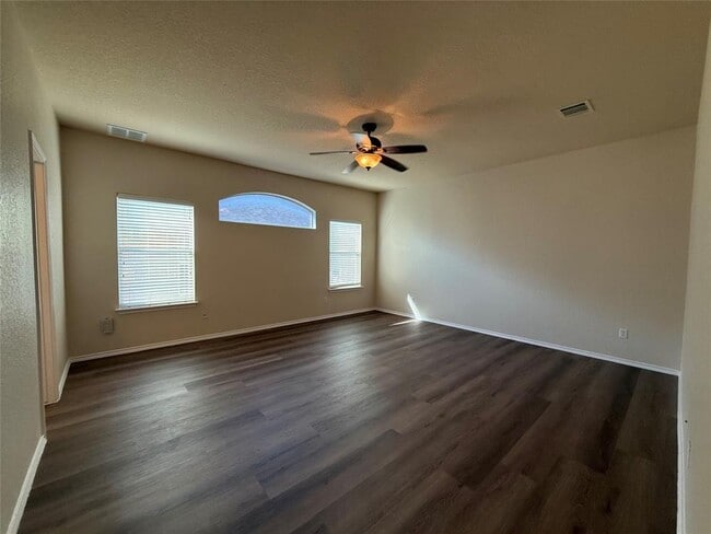 Building Photo - 1529 Tonia Loop