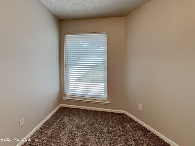 Building Photo - 4400 Apple Tree Pl