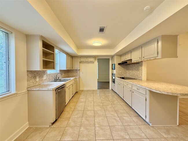 Building Photo - 2043 Cherry Laurel Dr