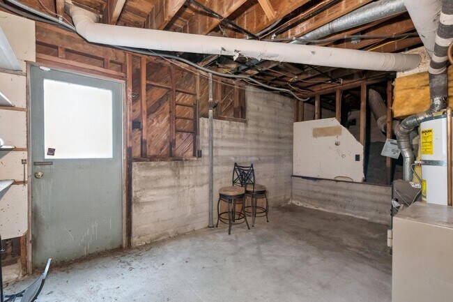 Building Photo - 5960 McAndrew Dr
