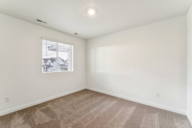 Building Photo - 8276 W Grey Alder Dr