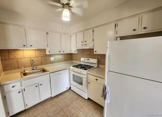 Building Photo - 31573 Green Meadow Ln