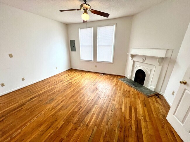 Building Photo - Five Points duplex