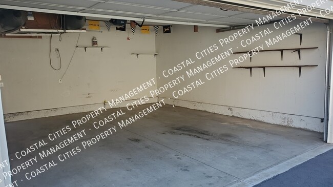 Building Photo - 3121 Genoa-B