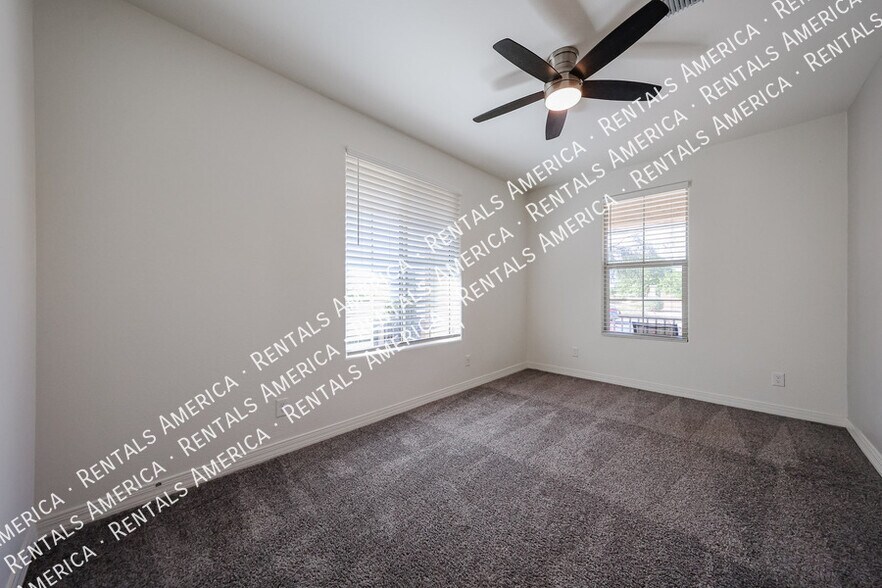 Building Photo - 17965 W Encinas Ln