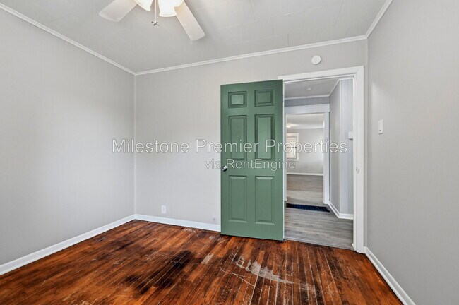 Building Photo - 920 S Lee Ave