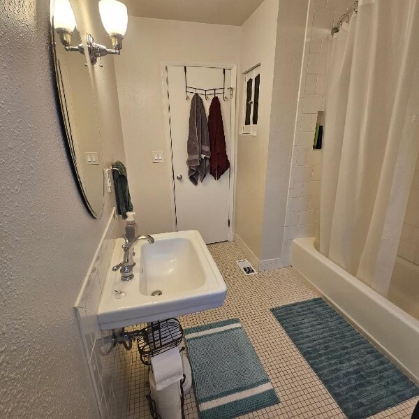 Building Photo - 12370 SW 121st Ave