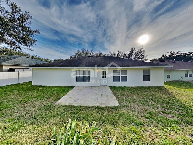 Building Photo - 1913 Southern Oak Loop