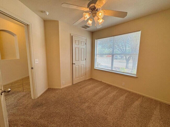 Building Photo - 172 Spruce Dr