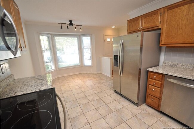 Building Photo - 240 Beechtree Dr