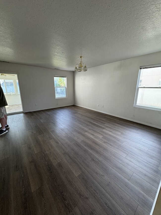Building Photo - 306 W Wood Owl Dr