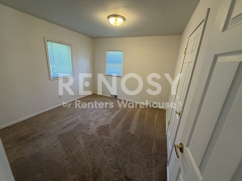 Building Photo - 2907 Knollwood Dr SE