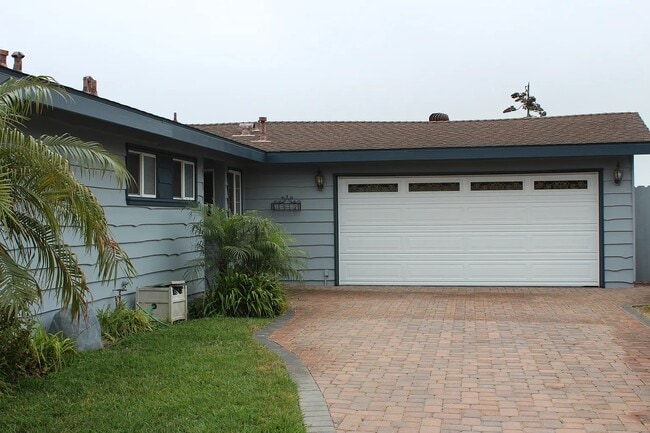 Building Photo - 4649 Mt Armet Dr