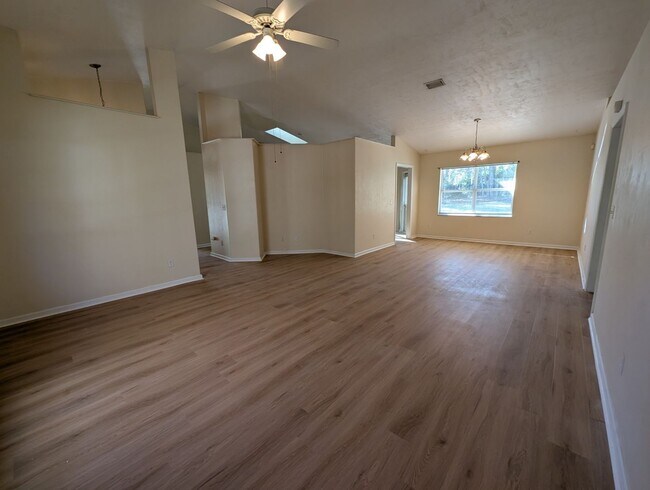 Building Photo - 428 NW 96 Way