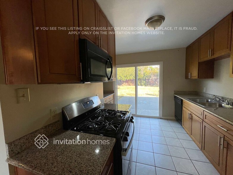 Building Photo - 508 Vervais Ave