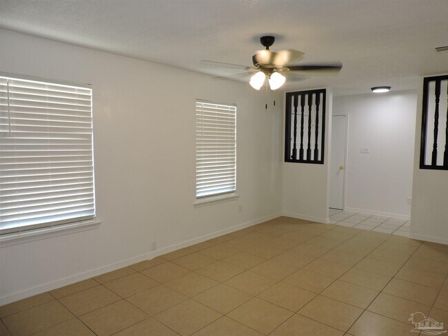 Building Photo - 6611 Bellview Pines Pl