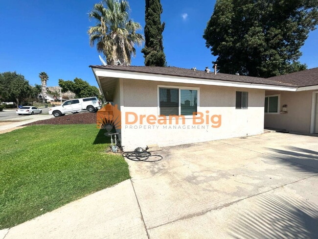 Primary Photo - 3152 Newell Dr