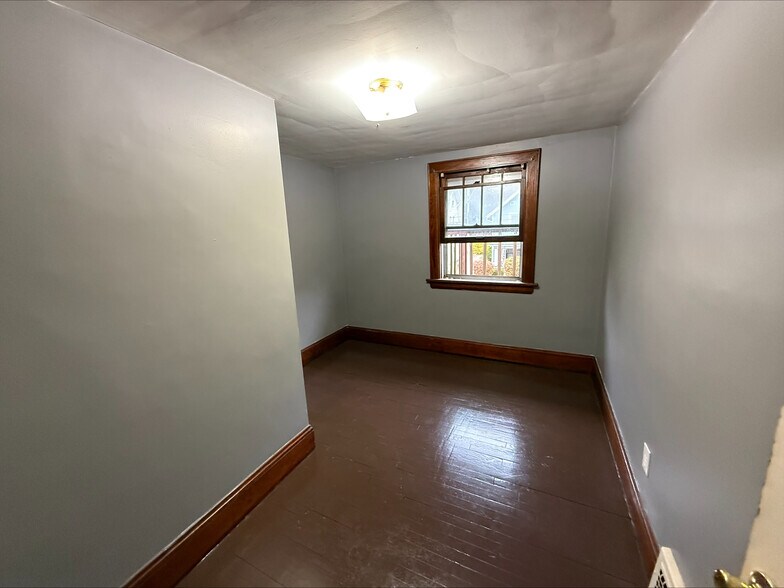 Building Photo - 140 Brighton Dr