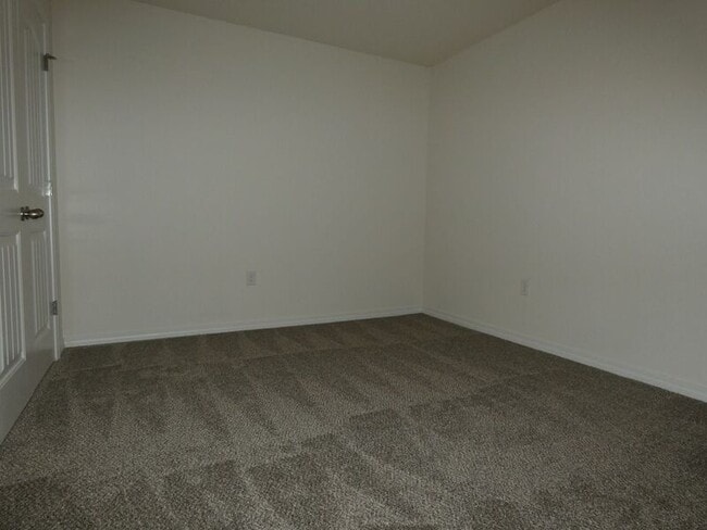 Building Photo - 5637 Peach Dr