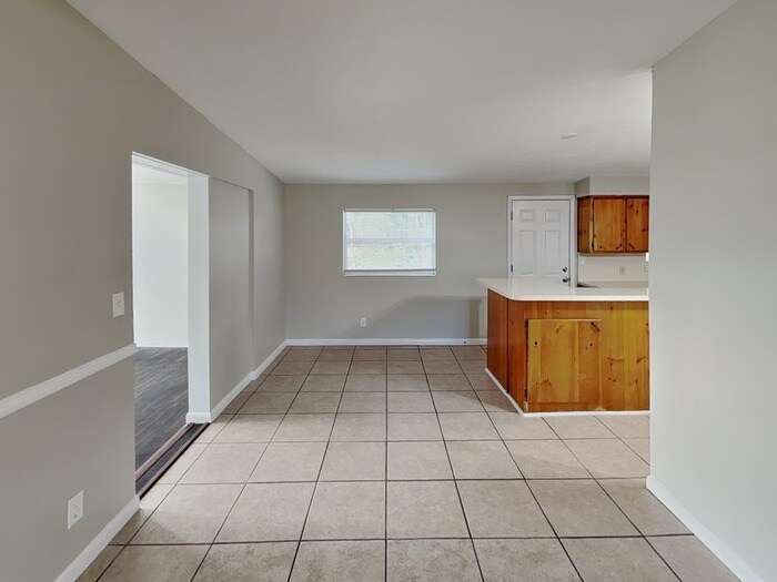 Building Photo - 1566 Quante Rd