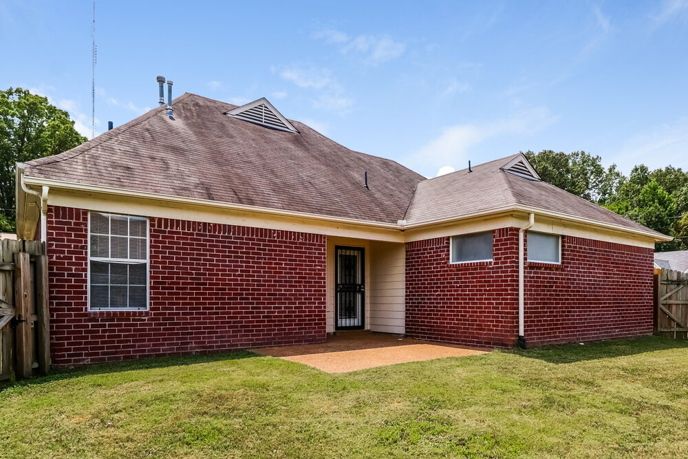 Building Photo - 7248 Bridgefield Dr